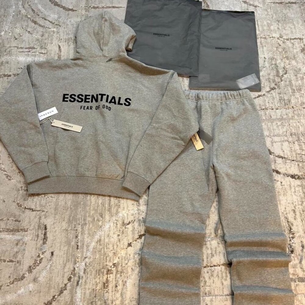 Essentials Medium New dark oat set hoodie and sweatpants - Picture 2 of 3